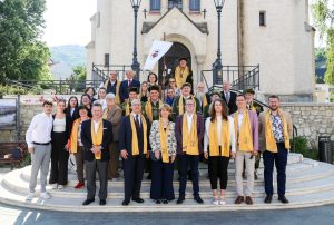 Borlovag-avatás és közgyűlés a Tokaji Borlovagrendnél