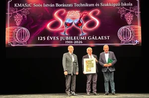 Soós 125 Gálaest